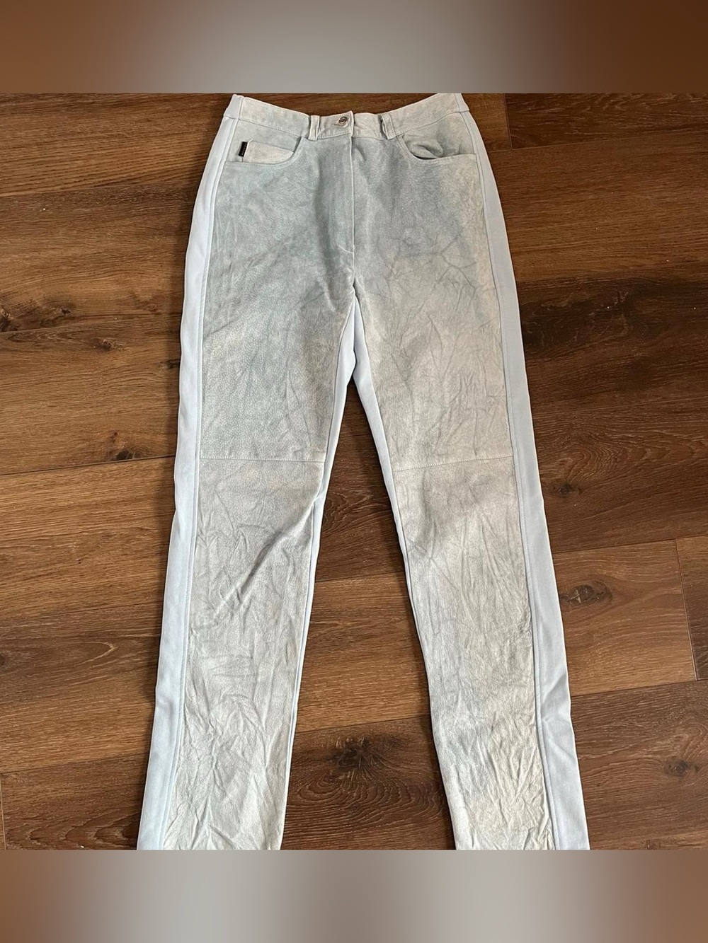 Vintage Two material highwaisted pants
Suede and elastic light blue pants